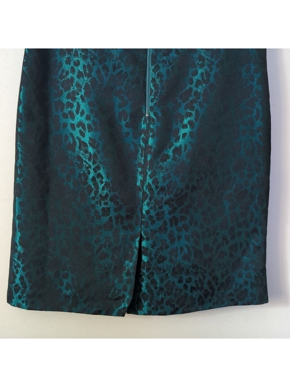 Tahari ARTHUR S. LEVINE DRESS - Picture 6 of 14